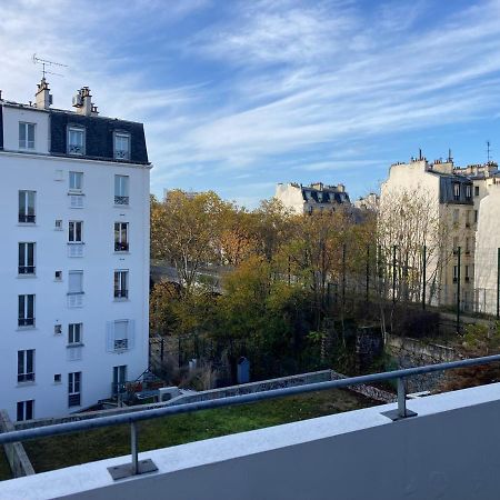 Entire Apartment With Terrace Париж Екстер'єр фото