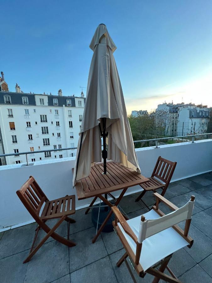 Entire Apartment With Terrace Париж Екстер'єр фото